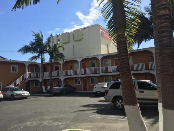 Paradise Inn & Suites image 11