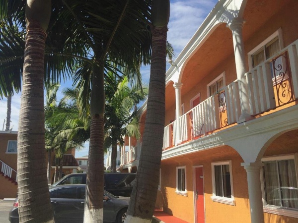 Paradise Inn & Suites image 19