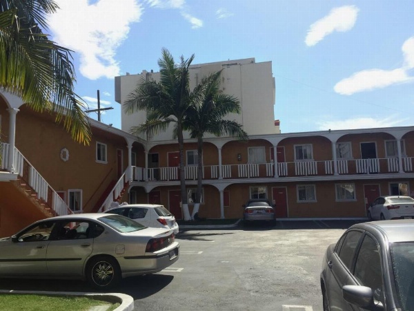 Paradise Inn & Suites image 20