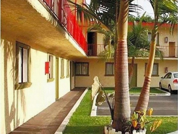 Paradise Inn & Suites image 25