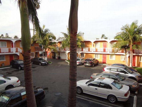 Paradise Inn & Suites image 7