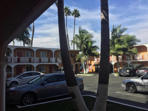 Paradise Inn & Suites image 8